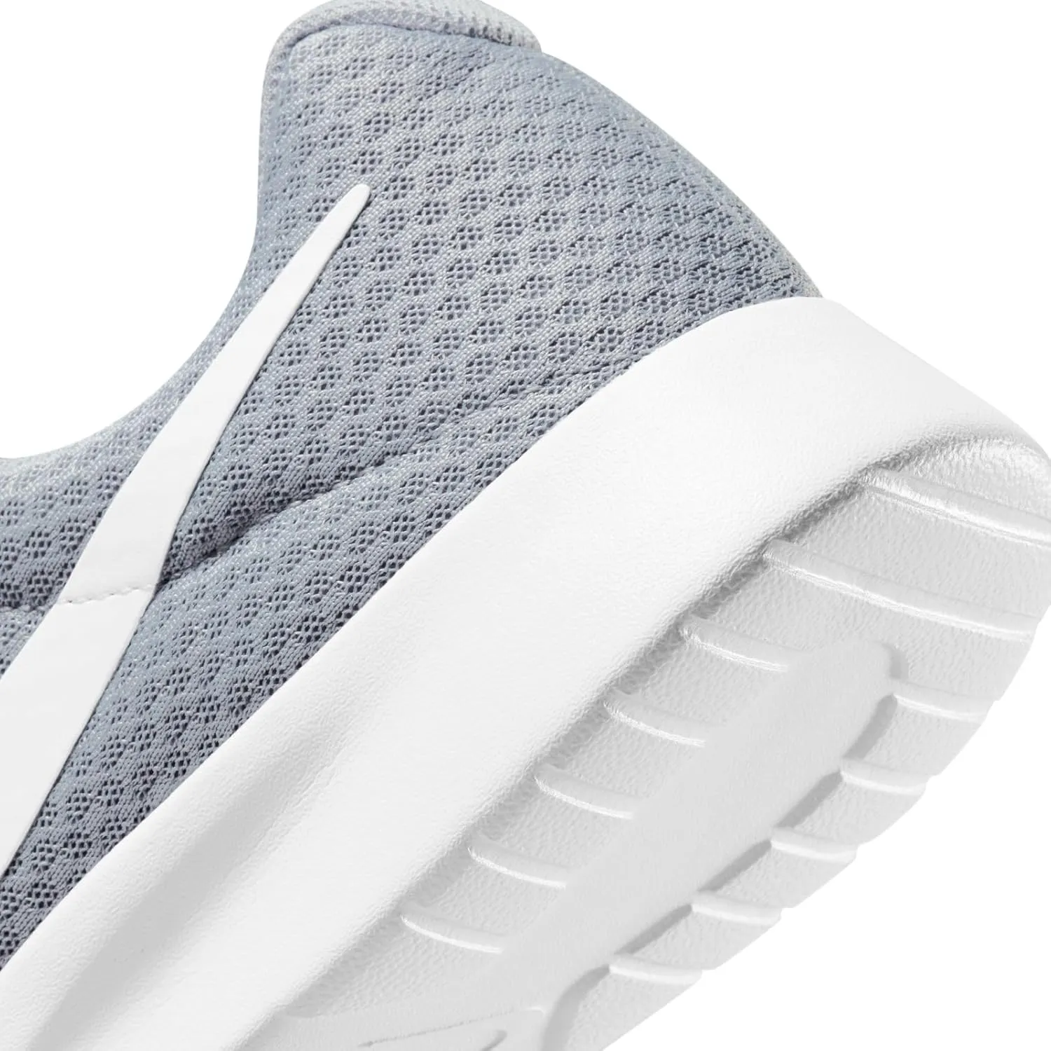 Nike Men's Tanjun Sneaker