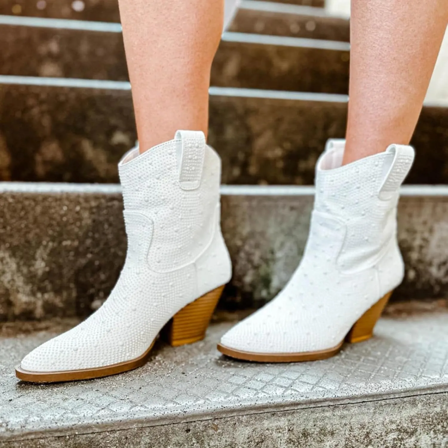 STALOV Short Cowgirl Boots for Women Embroidered Cowboy Ankle Boots,Pointed Toe Low Chunky Heel Pull On Western Stitched Boots